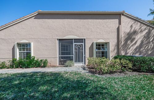 8602 Logia Cir, Boynton Beach FL 33472-7112 exterior