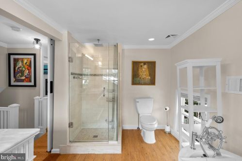 725 Silver Spring Ave, Silver Spring MD 20910-4616 exterior