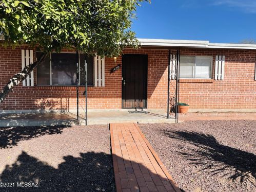 1420 Blacklidge Dr, Tucson, AZ 85719-2656