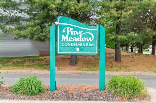 1001 Old Colony Rd, Meriden CT  06451-7922 exterior