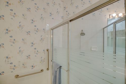 320 Bentley Cir, Fort Pierce FL 34986-2475 exterior