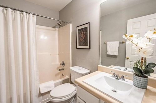 220 Copperbend Dr, Austell GA exterior