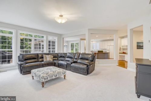 42104 Glynn Tarra Pl, Leesburg VA  20176-5478 exterior