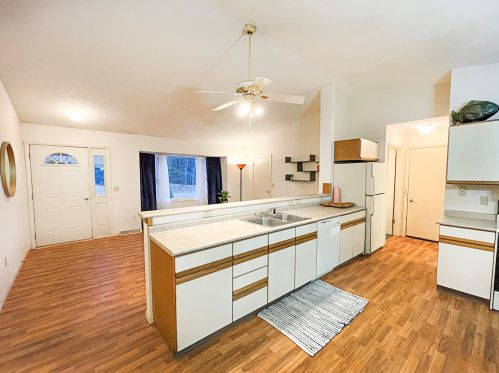 11384 Hydeaway Ct, Middlevle MI 49333-8252 exterior