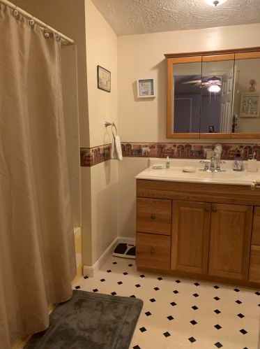 90 Redwood Ave, Concord NH 03301-3519 exterior