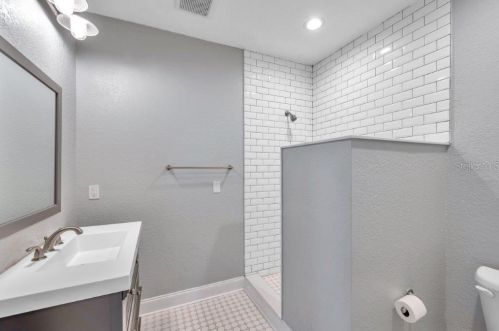 1306 18th Ave, Tampa FL 33605-2639 exterior