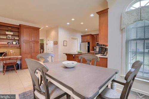 2933 Hearthside Ln, Lancaster PA 17601-1457 exterior