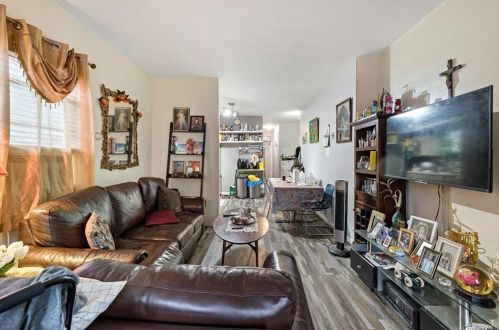 1506 Crosby Ave, Bronx NY 10461-4901 exterior