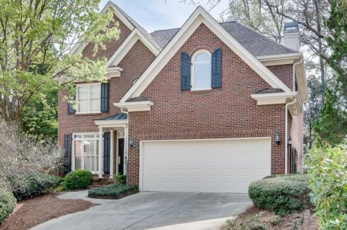 2493 Kings Arms Dr, Atlanta, GA 30345-2132