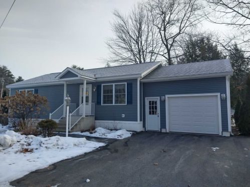 38 Crestwood Dr, Concord, NH 03301-5218