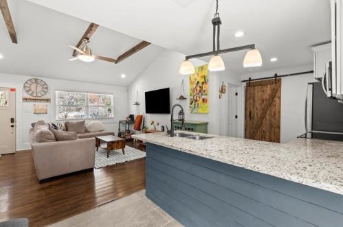 2930 Eleanor Ter, Atlanta GA  30318-6014 exterior