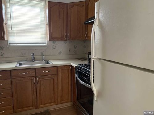 85 Shr Ave, Dumont NJ 07628-2332 exterior