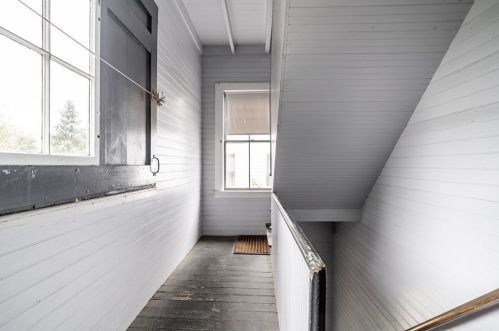 12 Kosta St, Worcester MA 01607-1525 exterior