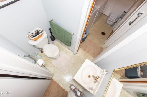 5231 Old Colony Rd, Kalamazoo MI 49008-3216 exterior