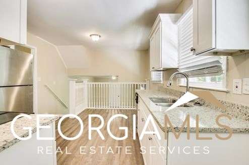 3390 Glenview Cir, Atlanta GA  30331-2408 exterior