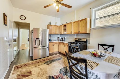 2513 Walton St, Chicago IL 60622-4510 exterior