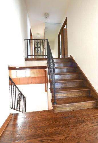 6800 Minnetonka Ave, Chicago IL 60646-1518 exterior