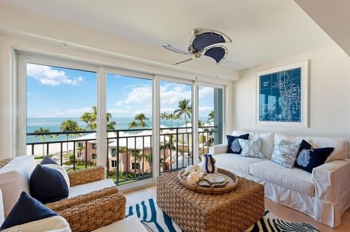 2401 Gulf Shore Blvd, Naples FL 34103-4331 exterior