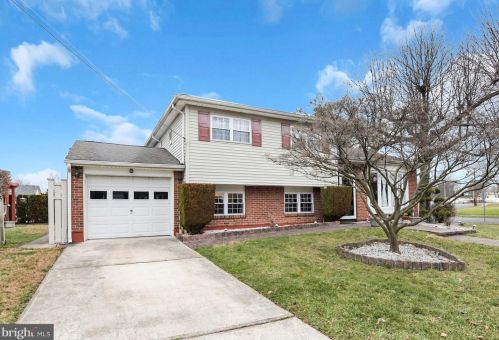 30 Rock Royal Rd, Trenton, NJ 08620-1652