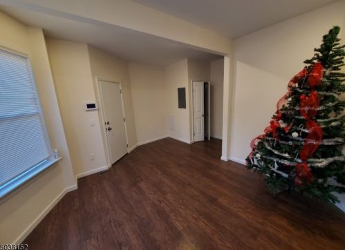 36 Arverne Ter, Irvington NJ  07111-3815 exterior