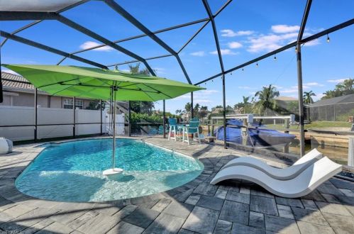 2120 Sandpiper St, Naples FL 34102-1505 exterior