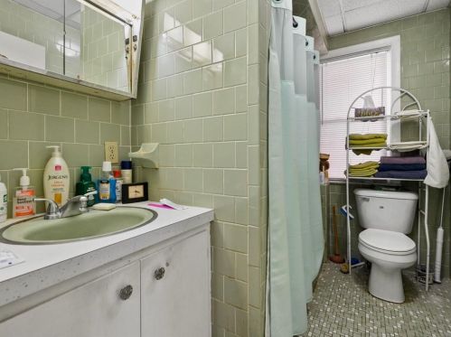 45 Byron St, Providence RI 02911-1927 exterior