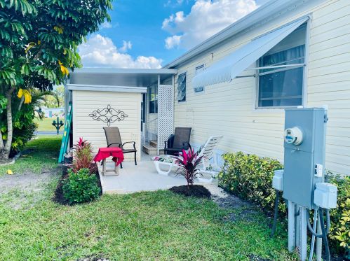 10011 Granada Bay, Boynton Beach FL 33436-2221 exterior