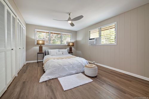 3481 Ala Akulikuli St, Honolulu HI 96818-2220 exterior