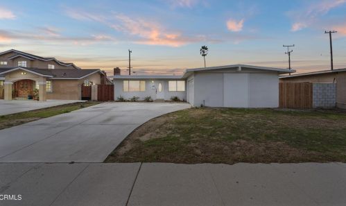 3211 Madera Pl, Oxnard CA 93033-5757 exterior