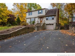 39 Pine Knob Ter, Milford, CT 06461-1636