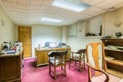 78 Maple St, Springfield MA 01105-1858 exterior