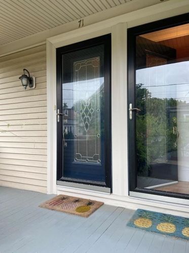 69 Woodbine St, Providence, RI 02906-3678