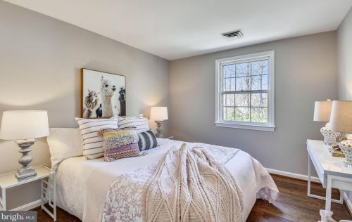 4206 Mt Vernon Memorial Hwy, Alexandria VA 22309-2809 exterior