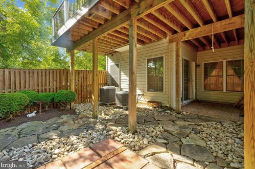 3822 Elmwood Towne Way, Alexandria VA  22303-1161 exterior