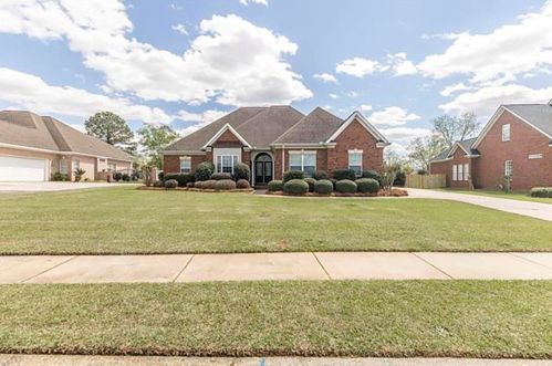 105 Grove Ct, Lithonia GA  31028-8517 exterior