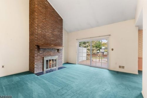 62 Goldfinch Dr, Hackettstown NJ 07840-3008 exterior