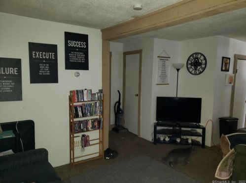 63 High St, Vernon CT 06066-3638 exterior