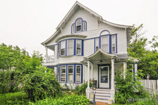 324 Center St, Waukegan, IL 60085-2002