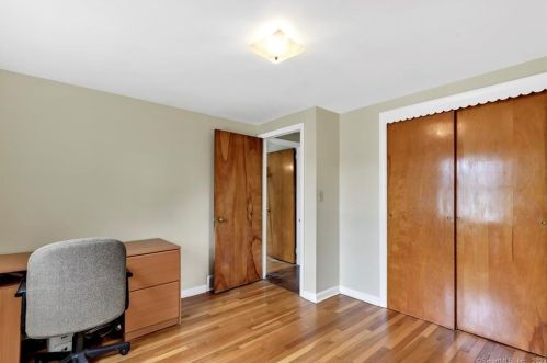 104 Fairview St, Milford CT 06460-4128 exterior