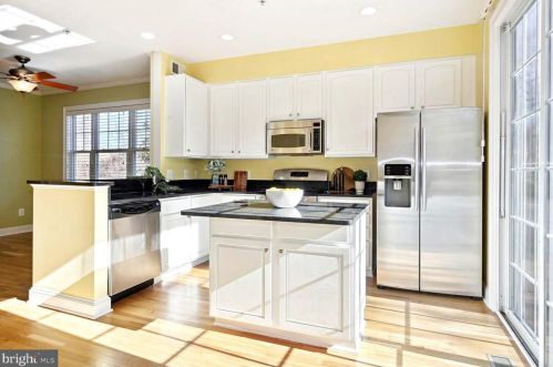 723 Glouster Knoll Dr, Silver Spring, MD 20901-3713