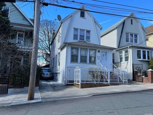 86-32 144th St, Jamaica, NY 11435-3104