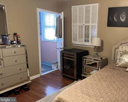 823 Longshore Ave, Philadelphia PA  19111-4422 exterior