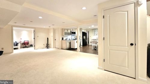 17815 Fraley Farm Rd, Rockville MD 20855-1664 exterior