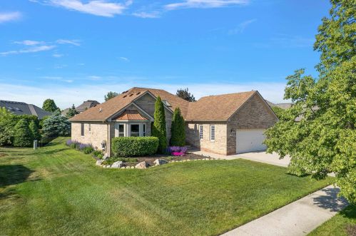 21855 Town Gate Dr, Macomb Township MI 48044-3791 exterior