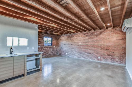 1201 Edgemont Ave, Phoenix AZ 85035-1809 exterior