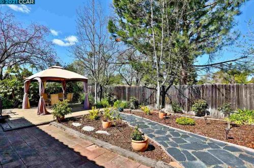 1619 St, Concord CA 94521-1001 exterior