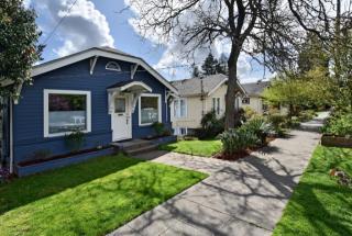 7040 19th Ave, Seattle WA  98115-5704 exterior