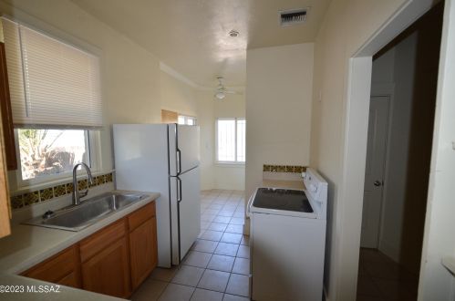 827 Helen St, Tucson AZ  85719-4423 exterior