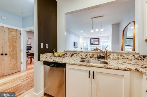 4656 Lambert Dr, Alexandria VA 22311-4942 exterior