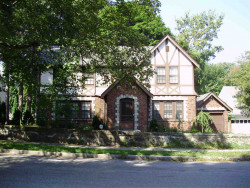 227 Waltham St, Newton, MA 02465-1738